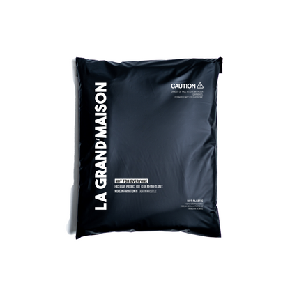 Sobre de envío compostable negro 30x36 cm personalizado para logística de pedidos y courier nacional Vinder Chile