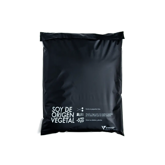 Detalle de bolsa courier negra 20x26 cm compostable 100% opaca para envío discreto de joyas y productos de valor Vinder Chile